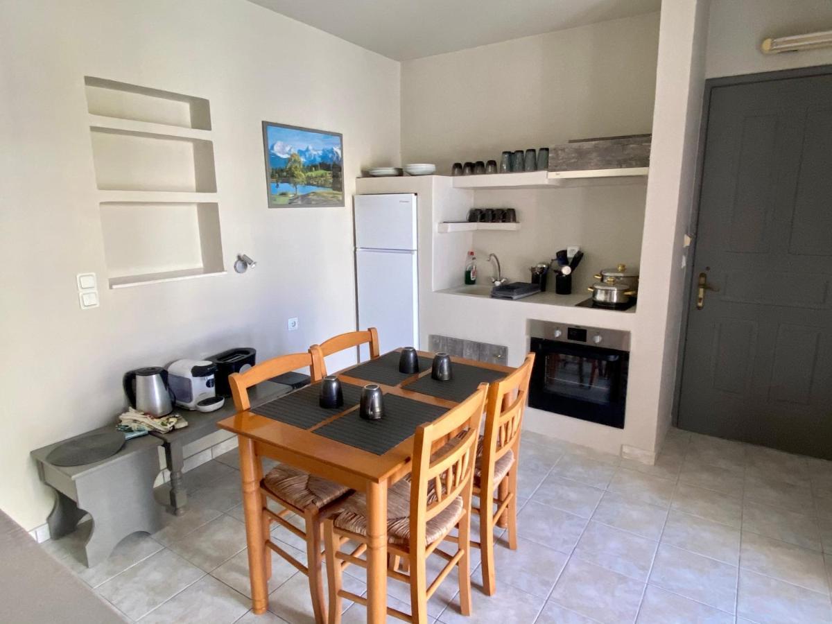 Pelagias Apartments Agia Efimia Luaran gambar