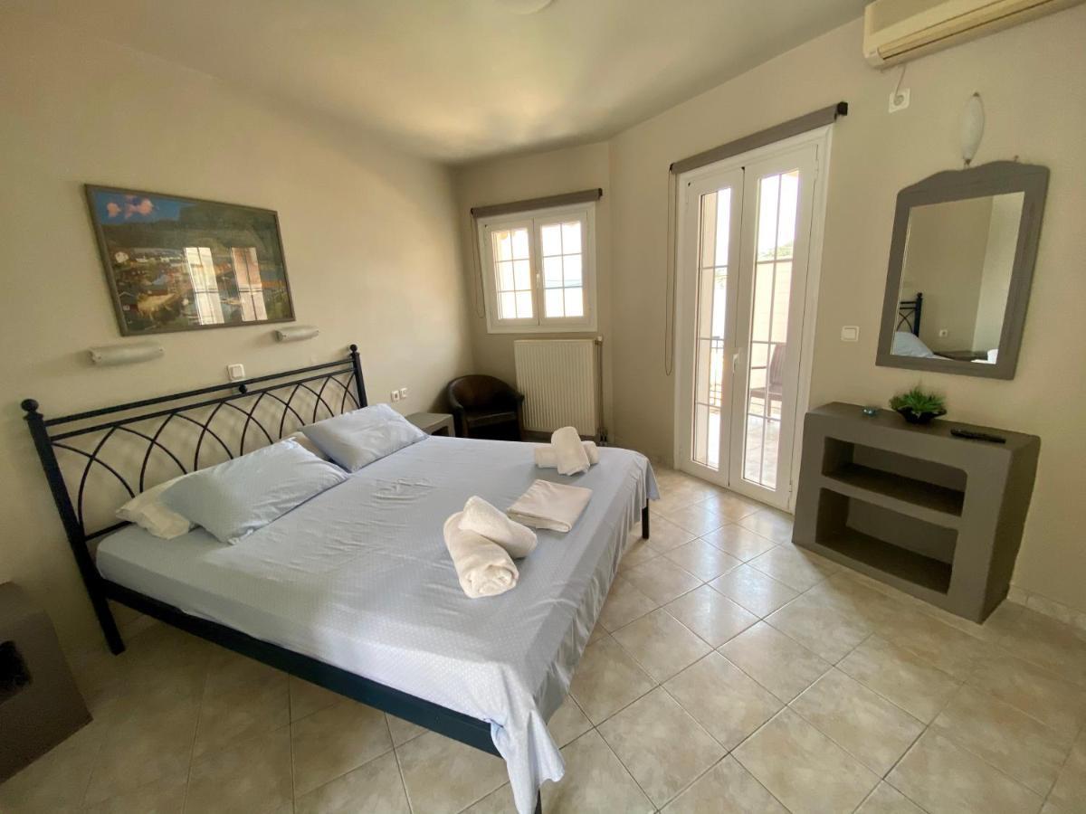 Pelagias Apartments Agia Efimia Luaran gambar