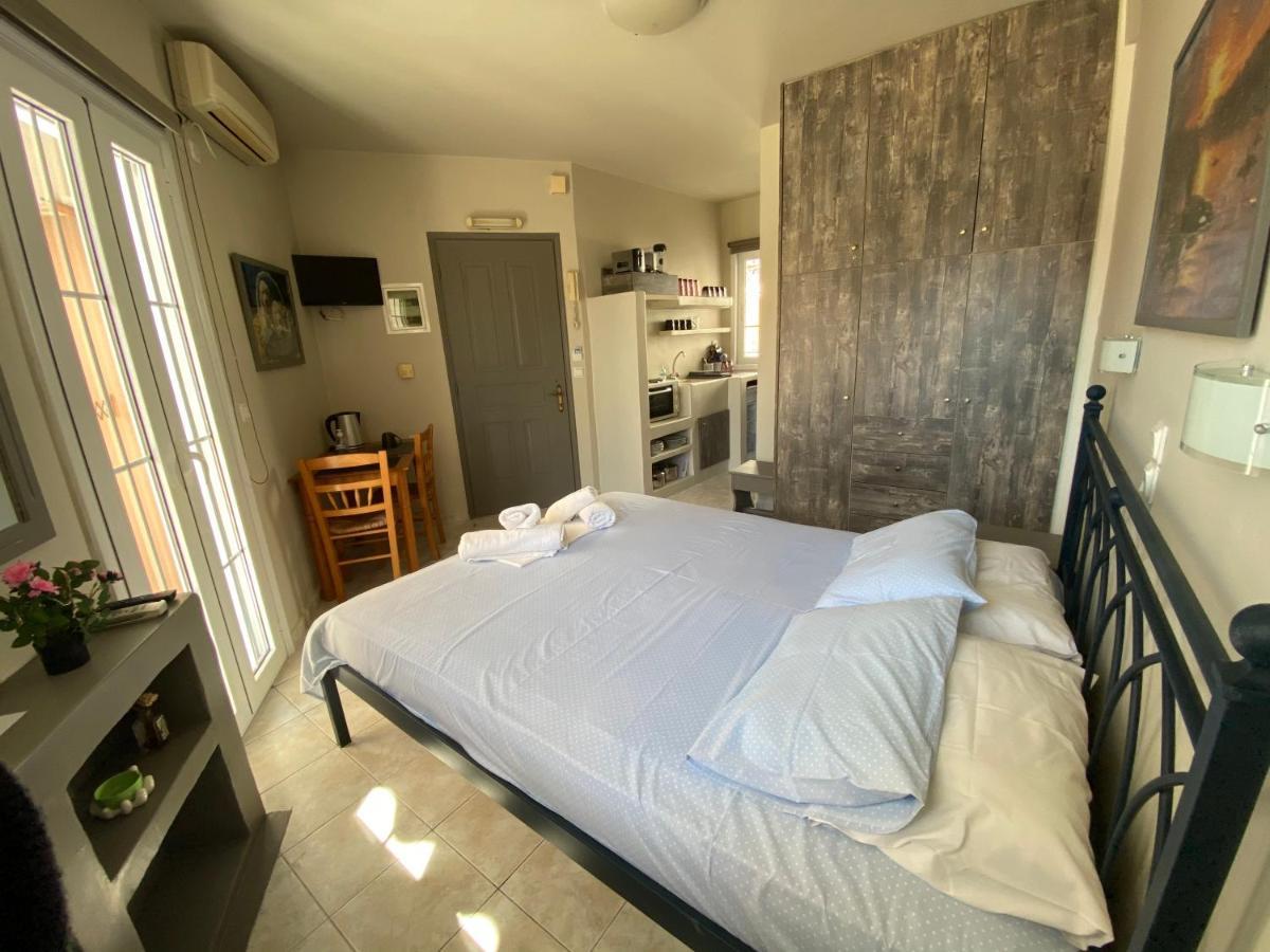 Pelagias Apartments Agia Efimia Luaran gambar